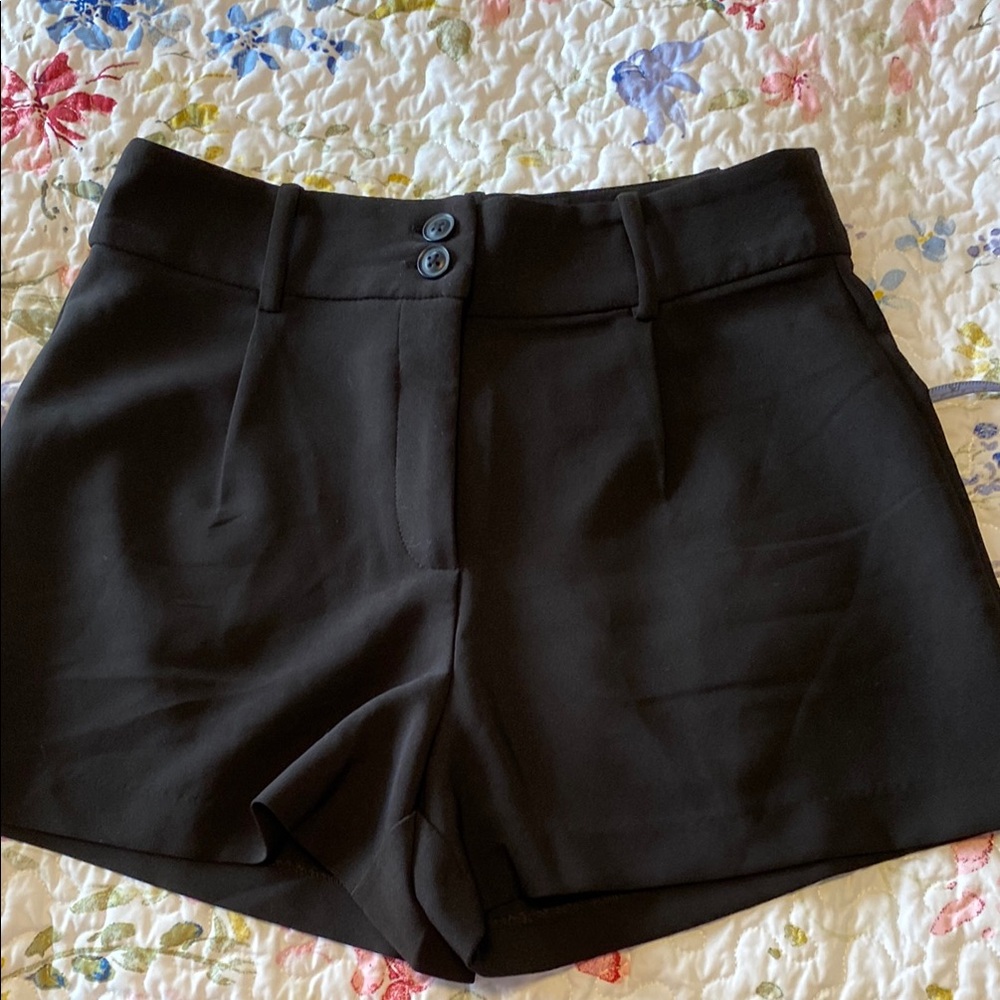Size medium Active USA black button zip fly dress shorts belt loops no pockets